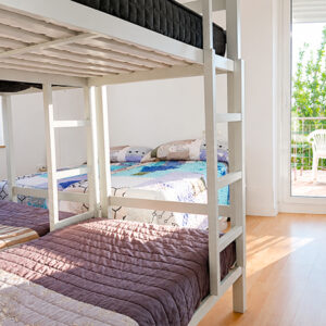 H7 – HABITACIÓN CUÁDRUPLE CON TERRAZA