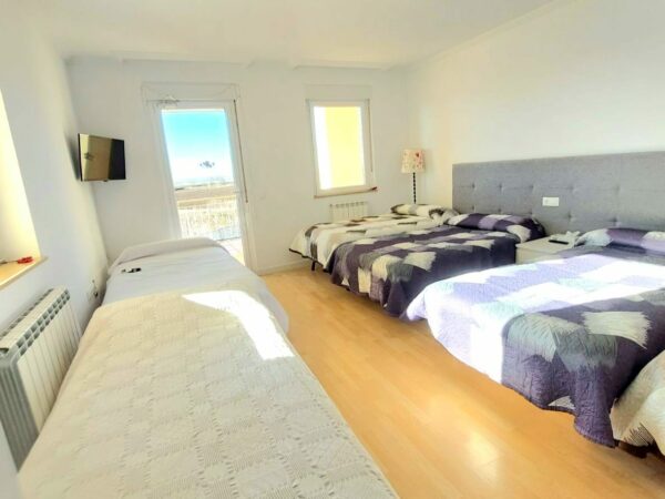H9 – HABITACIÓN CUÁDRUPLE, CON TERRAZA