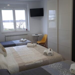 H5 – HABITACIÓN CUÁDRUPLE, PLANTA BAJA