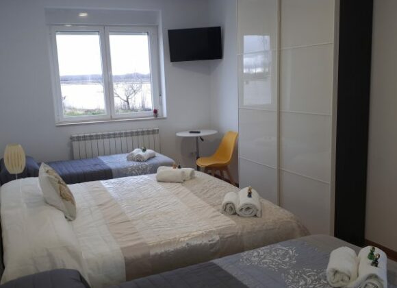 H5 – HABITACIÓN CUÁDRUPLE, PLANTA BAJA